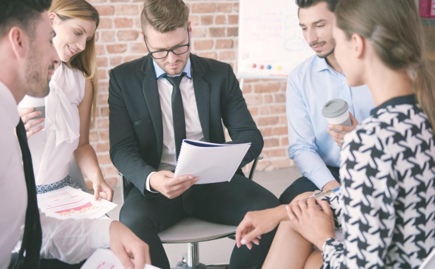 Team bei der Beratung von Geschäftsprozessen