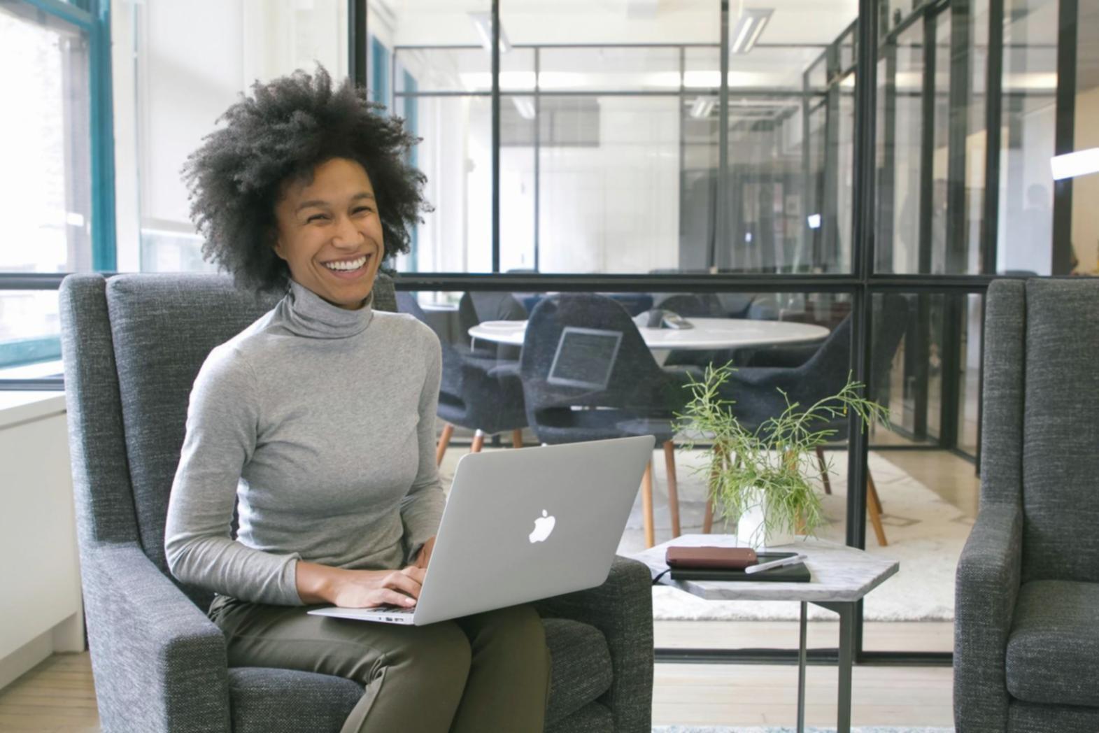 Teilnehmer beim gemeinsamen Arbeiten an Finanzprozessen